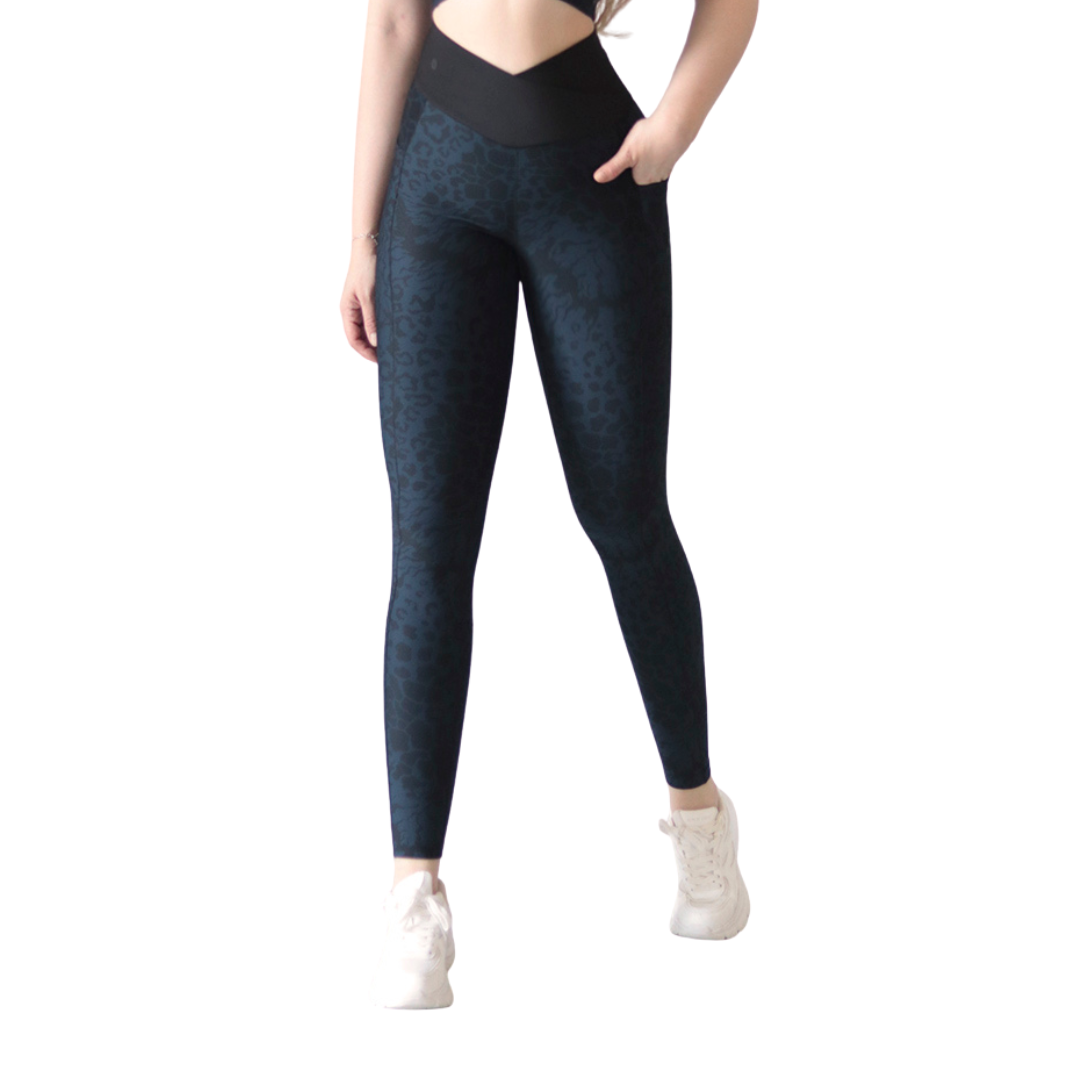 Leggings deportivos supplex para mujer, efecto básico con cintura alta, textil lycra transpirable con acabado liso. Color azul marino | Adriana Olimpo