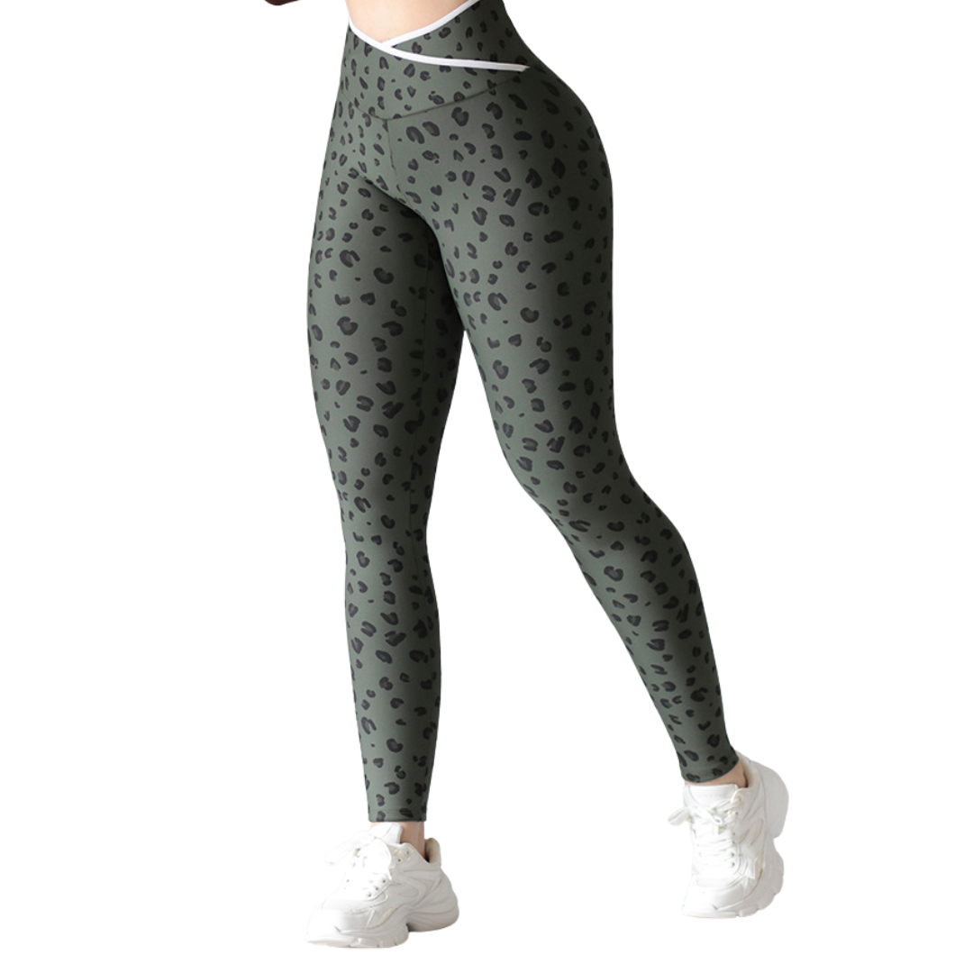 Leggings deportivos supplex para mujer, efecto push up con cintura alta, textil lycra transpirable con acabado liso leo. Color olivo | Adriana Olimpo