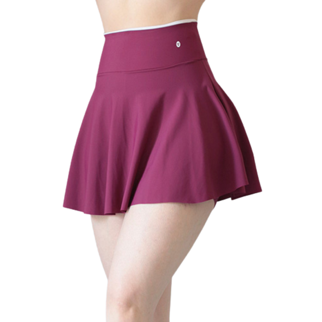 Falda short deportiva supplex para mujer, cintura alta con acabado liso. Color vino | Adriana Olimpo