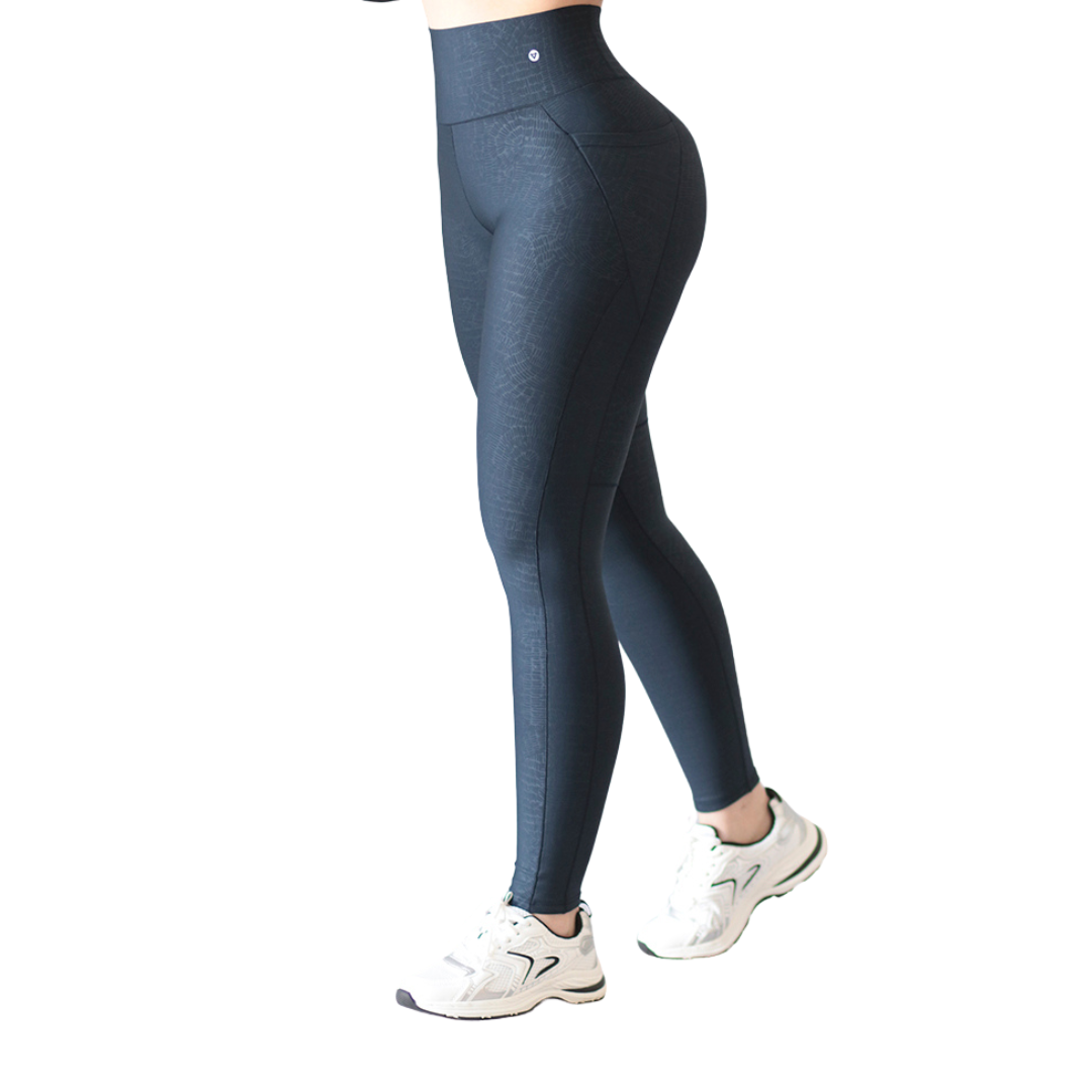 Leggings Deportivos para Mujer Fitness: Efecto Básico, Cintura Alta, Con Bolsillos Laterales, Textil Lycra Transpirable con Relieves Coco, Color Azul Marino | Adriana Olimpo