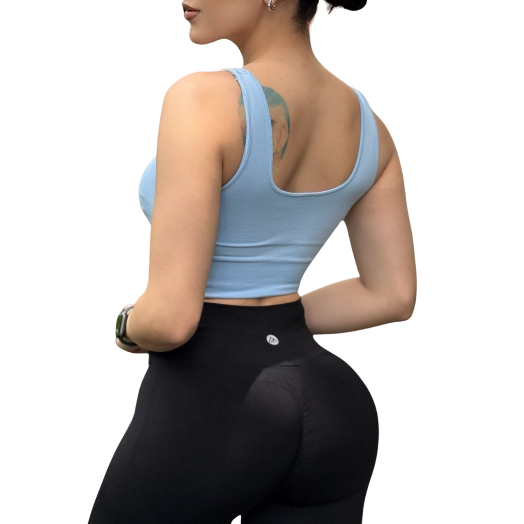 Top para Mujer Fitness: Efecto Alto Impacto Con Copas, Ajuste Perfecto, Textil Liso, Transpirable, Color Azul | Adriana Olimpo