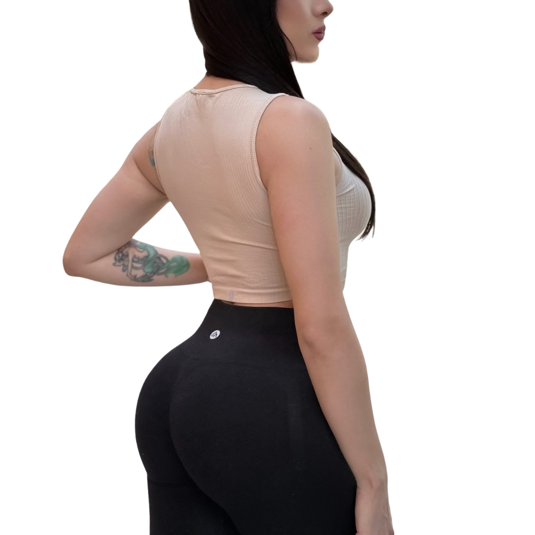 Blusa Sin Manga Deportiva para Mujer Fitness: Ajuste perfecto, Textil Lycra Transpirable con Acabado de Relieves Líneas, Color Beige | Adriana Olimpo