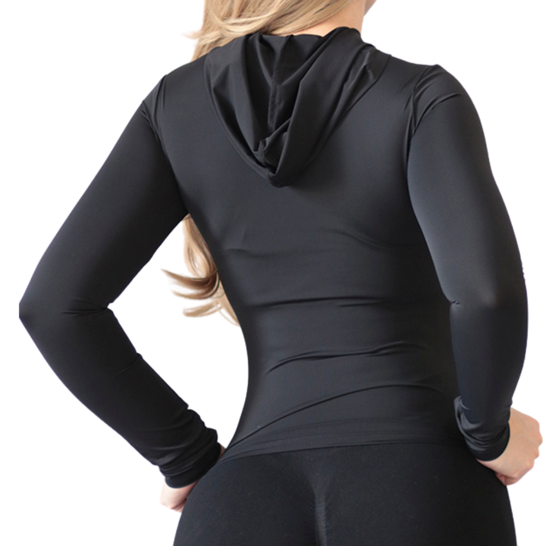 Chamarra Deportiva para Mujer Fitness: Manga Larga, Con gorro Textil Lycra Transpirable con Acabado Liso, Color Negra | Adriana Olimpo