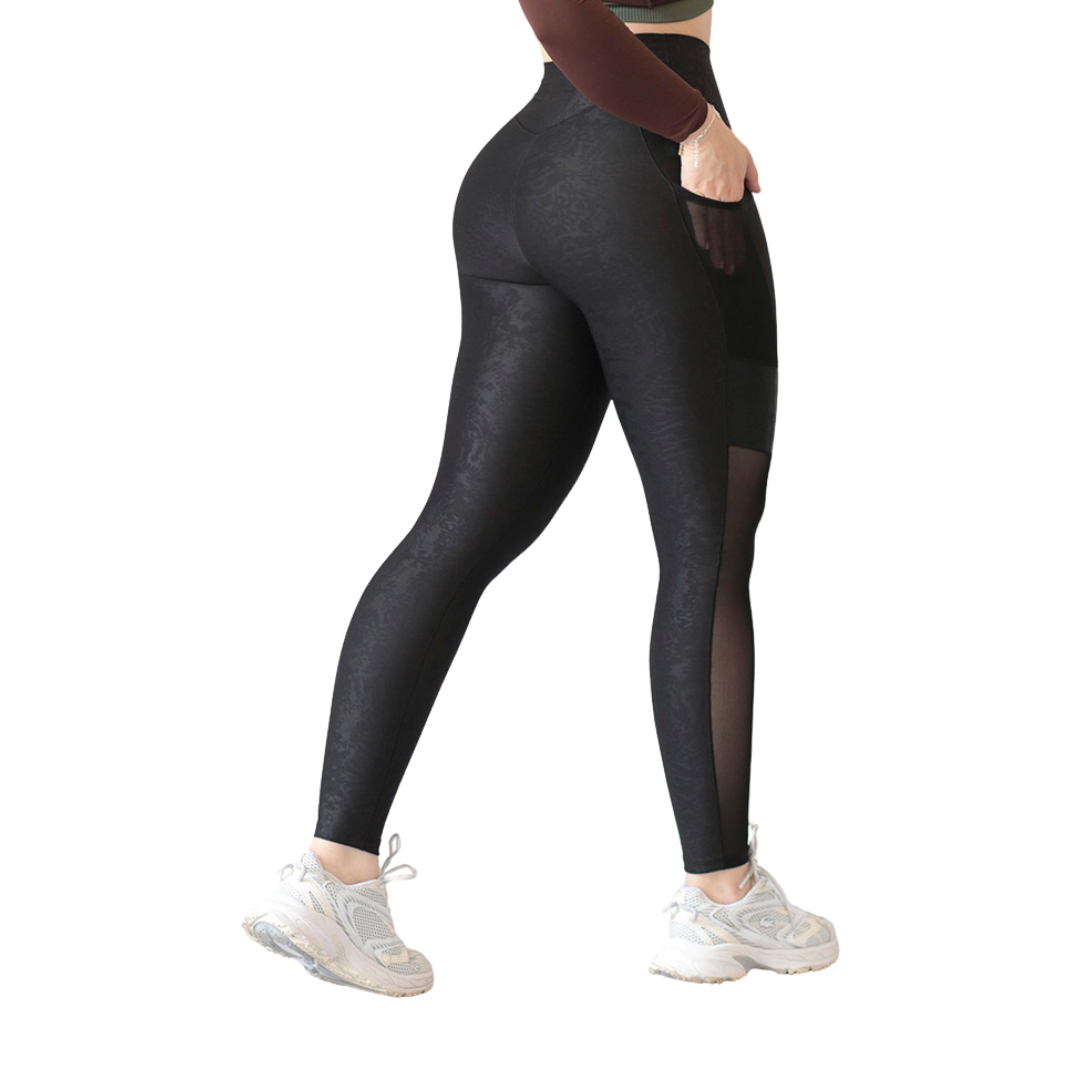Leggings deportivos para mujer, efecto básico con cintura alta, textil lycra transpirable con relieves lopa. Color negro | Adriana Olimpo