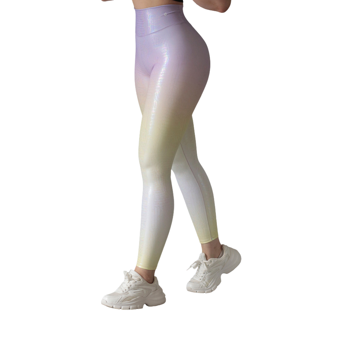 Leggings deportivos supplex para mujer, efecto push up con cintura alta, textil lycra transpirable con destellos ✨ y relieves. Color lila degradado | Adriana Olimpo
