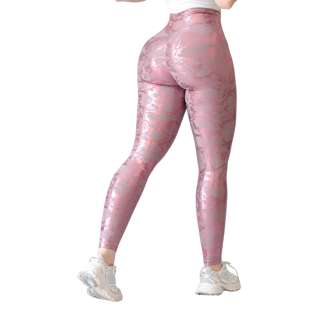 Leggings deportivos para mujer, efecto push up con cintura alta, textil lycra transpirable con destellos ✨ y relieves de escamas. Color Rosa| Adriana Olimpo