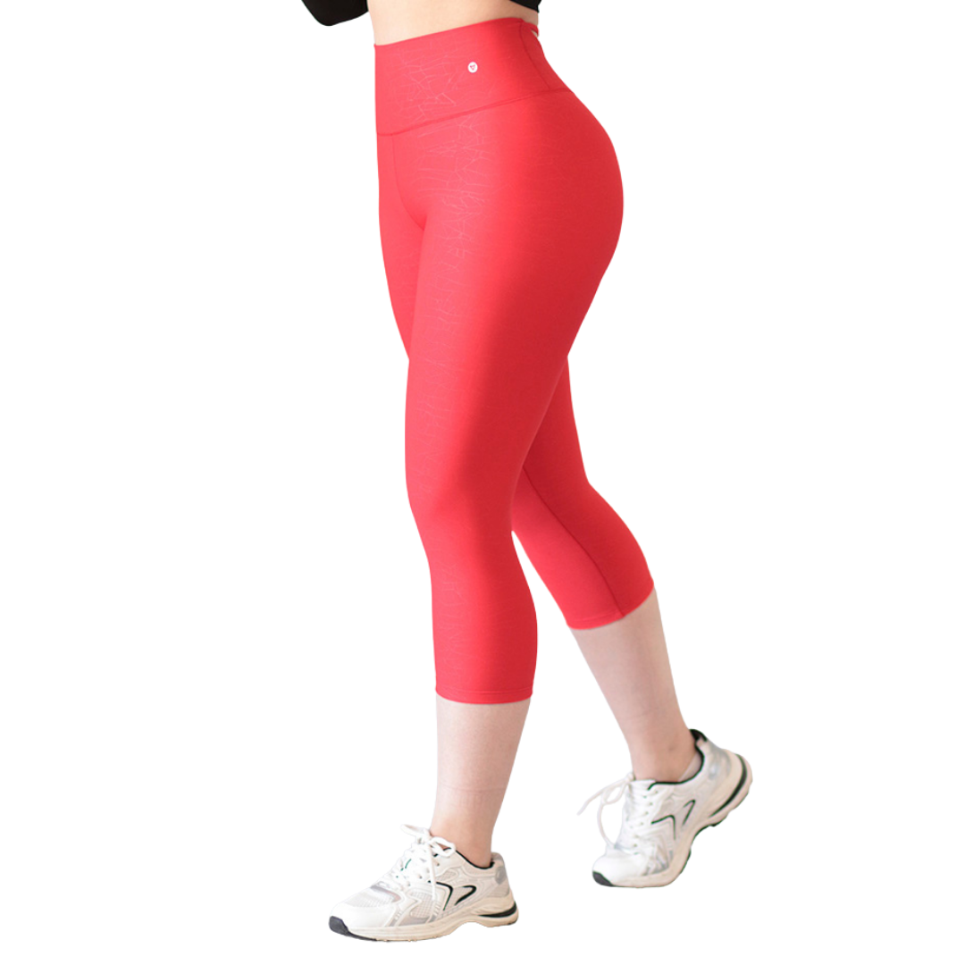 Capri Deportivos para Mujer Fitness: Efecto Push Up, Cintura Alta, Textil Lycra Transpirable con Relieves Elein, Color Roja | Adriana Olimpo