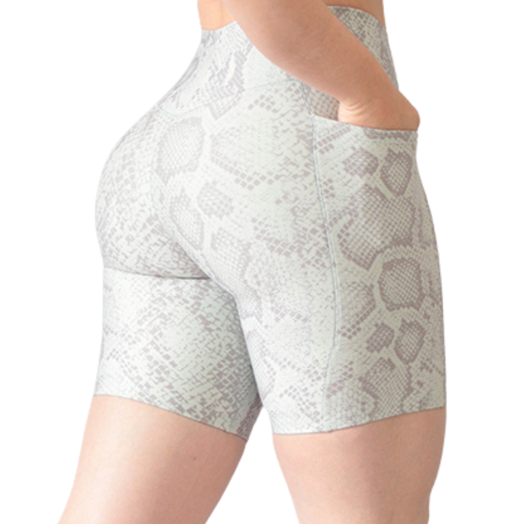 Biker Deportivos para Mujer Fitness: Efecto Básico, Cintura Alta, Con Bolsillos Laterales, Textil Lycra Transpirable con Acabado Liso Reptil, Color Gris | Adriana Olimpo