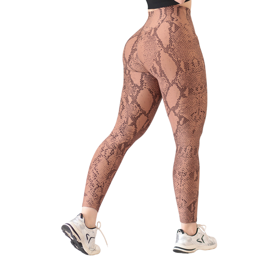 Leggings Deportivos para Mujer Fitness: Efecto Básico, Cintura Alta, Textil Lycra Transpirable con Acabado Liso Reptil, Color Camello | Adriana Olimpo