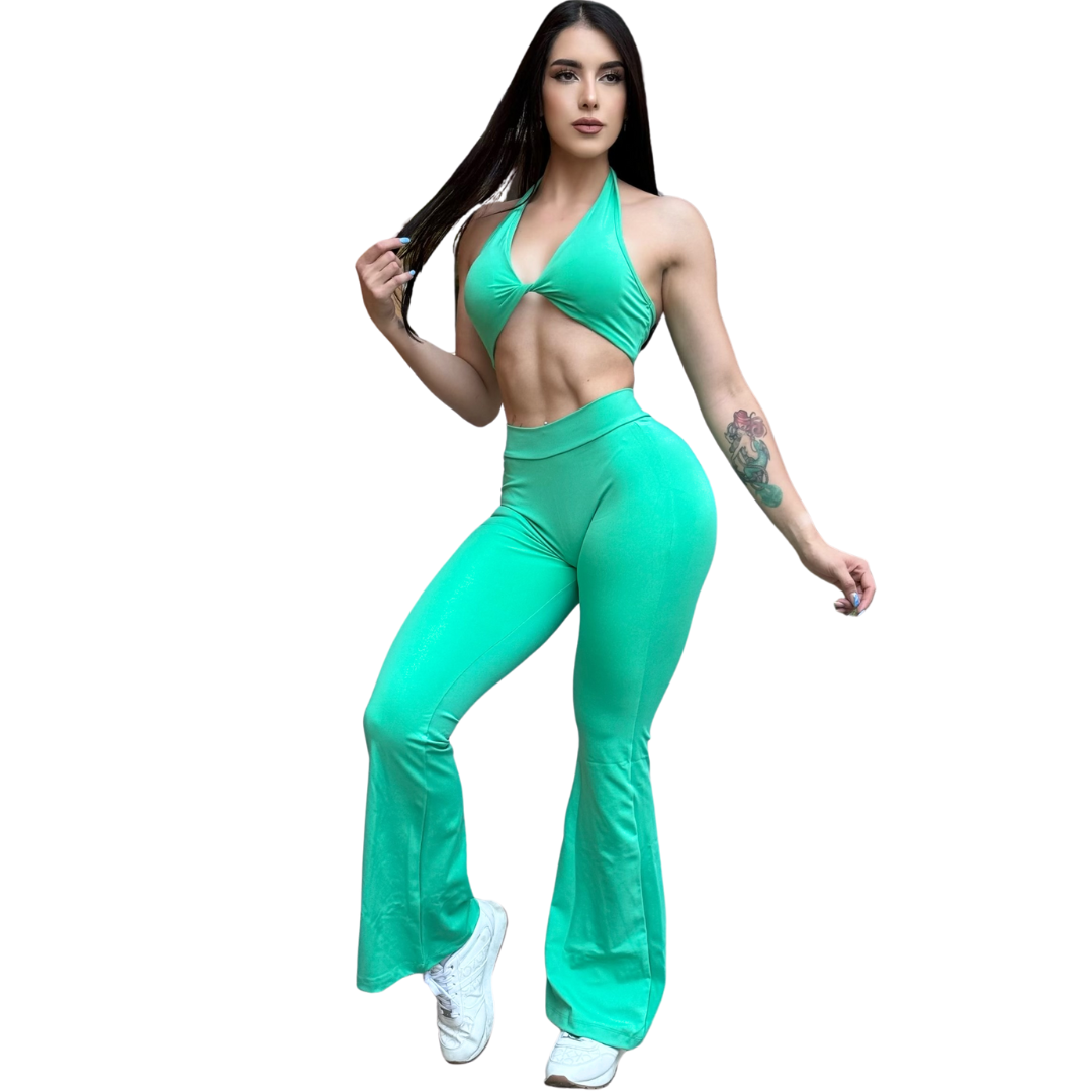 🔹 Top con copas | Alto Impacto, Liso – Menta