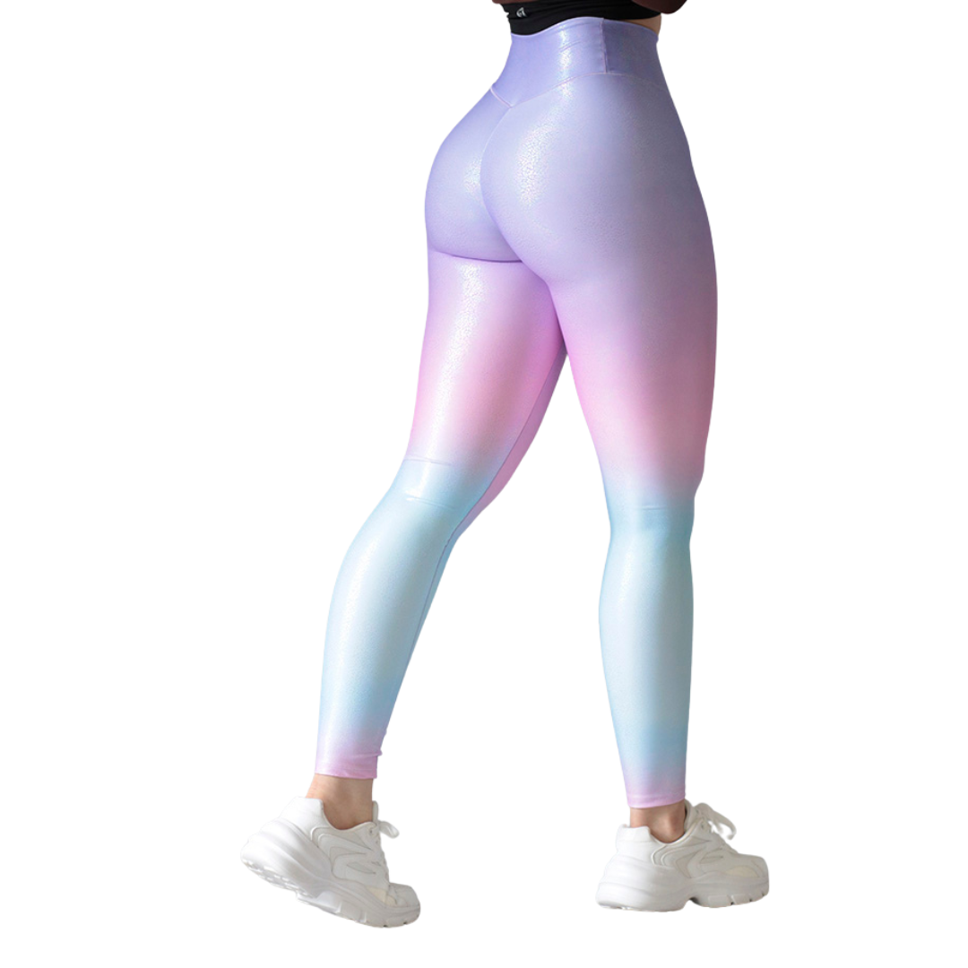 Leggings deportivos supplex para mujer, efecto push up con cintura alta, textil lycra transpirable con destellos ✨tornasol. Color morado degradado| Adriana Olimpo