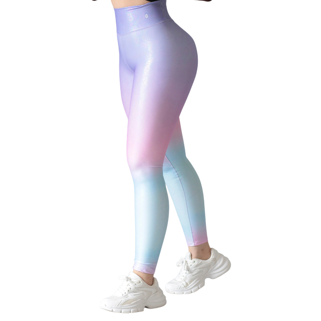 Leggings deportivos supplex para mujer, efecto push up con cintura alta, textil lycra transpirable con destellos ✨tornasol. Color morado degradado| Adriana Olimpo