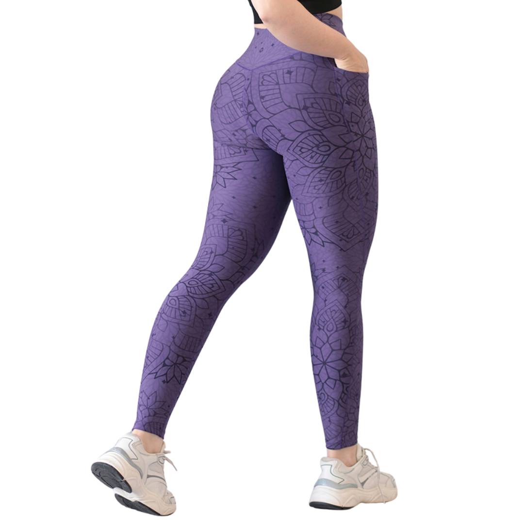 Leggings Deportivos para Mujer Fitness: Efecto Básico, Cintura Alta, Con Bolsillos Laterales, Textil Lycra Transpirable con Acabado Liso Mandala, Color Morado | Adriana Olimpo