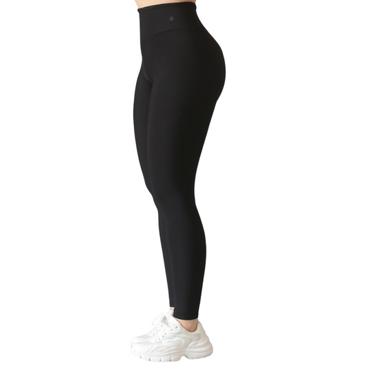 Leggings deportivos supplex para mujer, efecto básico con cintura alta, textil lycra transpirable con acabado liso. Color negro | Adriana Olimpo