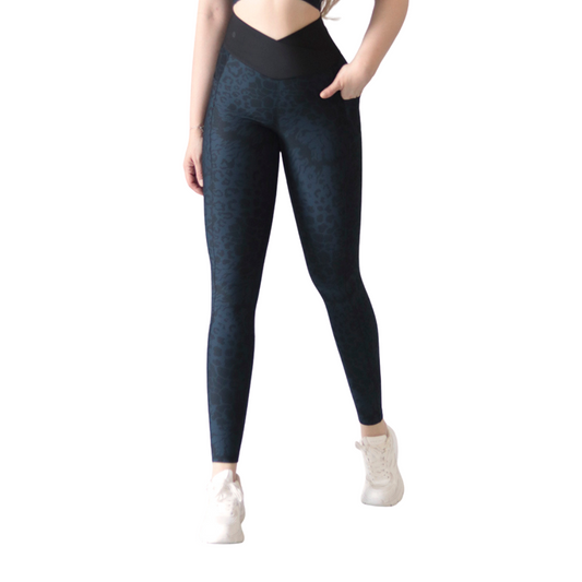Leggings deportivos supplex para mujer, efecto básico con cintura alta, textil lycra transpirable con acabado liso. Color azul marino | Adriana Olimpo