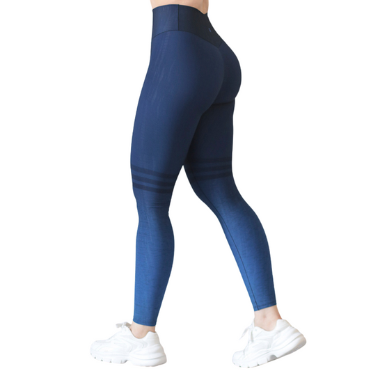 Leggings deportivos supplex para mujer, efecto push up con cintura alta, textil lycra transpirable con relieves. Color azul | Adriana Olimpo