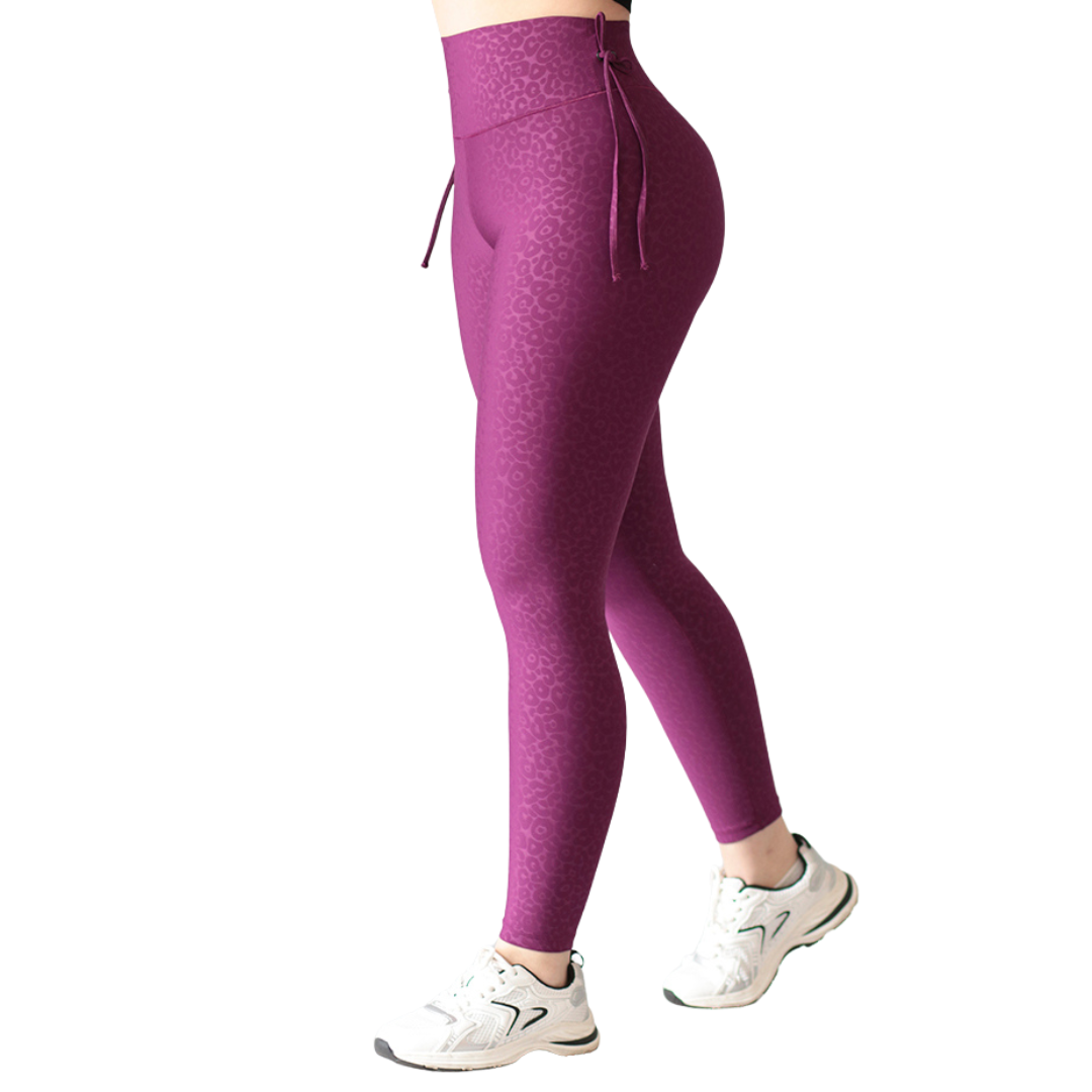 Leggings Deportivos para Mujer Fitness:  Efecto Básico, Cintura Alta, Textil Lycra Transpirable con Relieves Print, Color Morada | Adriana Olimpo