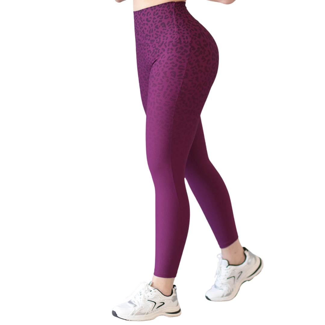 Leggings Deportivos para Mujer Fitness: Efecto Básico, Cintura Alta, Textil Lycra Transpirable con Acabado Relieves de Líneas, Print Degradado, Color Morado | Adriana Olimpo
