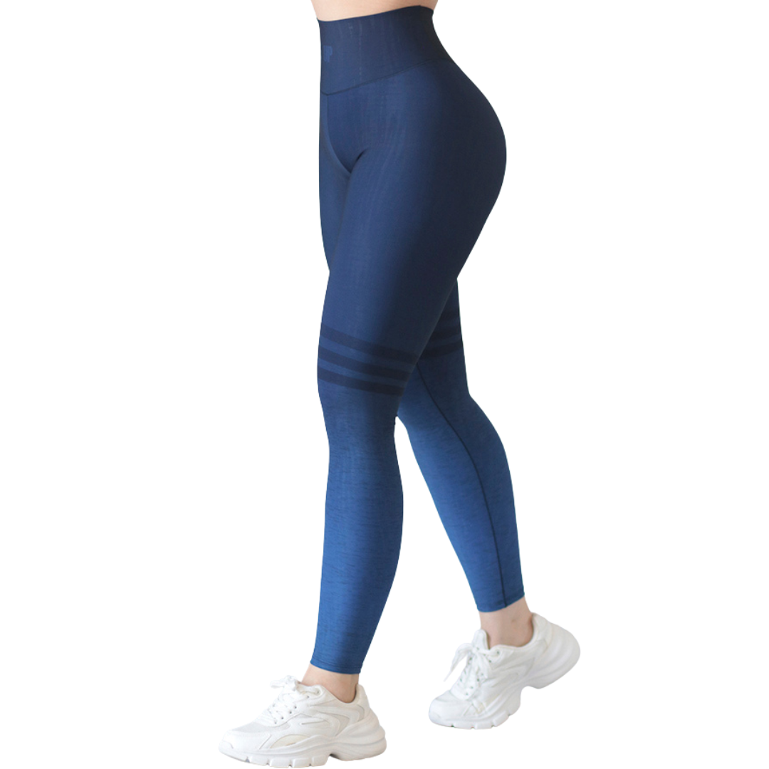 Leggings deportivos supplex para mujer, efecto push up con cintura alta, textil lycra transpirable con relieves. Color azul | Adriana Olimpo
