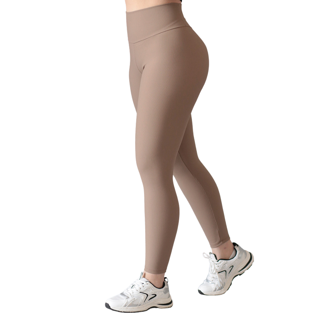Leggings Deportivos para Mujer Fitness:  Efecto Básico, Cintura Alta, Textil Lycra Transpirable con Relieves de Lineas, Color Caramelo | Adriana Olimpo