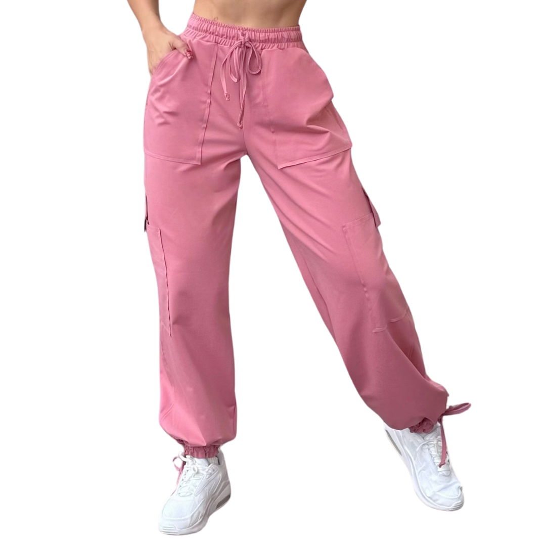 Joggers Cargo Deportivo para Mujer Fitness: Efecto Básico, Cintura Alta, Bolsillos Grandes, Jaretas Ajustables, Textil Lycra Transpirable con Acabado Liso, Color Palo de Rosa | Adriana Olimpo