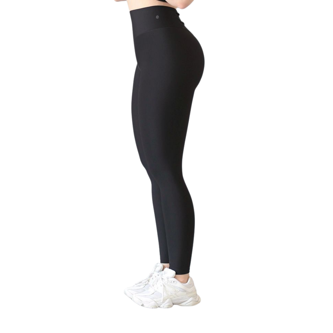 Leggings deportivos supplex para mujer, efecto push up con cintura alta, textil lycra transpirable con acabado liso. Color negro | Adriana Olimpo