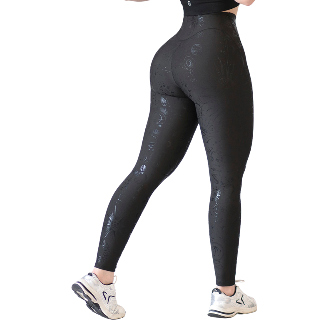 Leggings Deportivos para Mujer Fitness:  Efecto Básico, Cintura Alta, Textil Lycra Transpirable con Destellos Reflectantes✨ y Relieves Solar, Color Negro | Adriana Olimpo