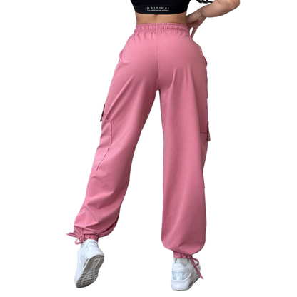 Joggers Cargo Deportivo para Mujer Fitness: Efecto Básico, Cintura Alta, Bolsillos Grandes, Jaretas Ajustables, Textil Lycra Transpirable con Acabado Liso, Color Palo de Rosa | Adriana Olimpo
