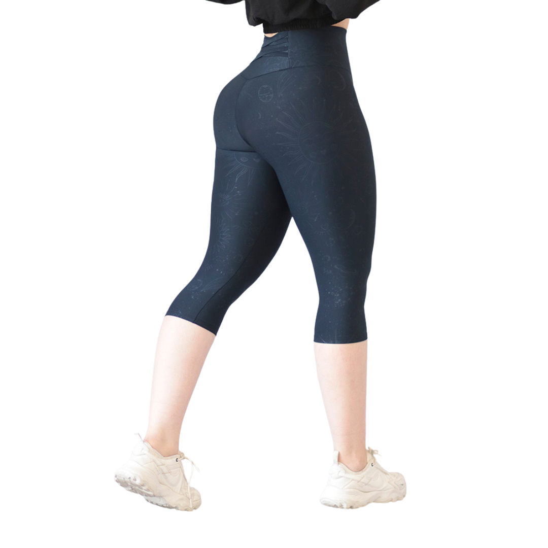 Capri Deportivos para Mujer Fitness:  Efecto Básico, Cintura Alta, Textil Lycra Transpirable con Relieves Estelar, Color Azu Marino | Adriana Olimpo