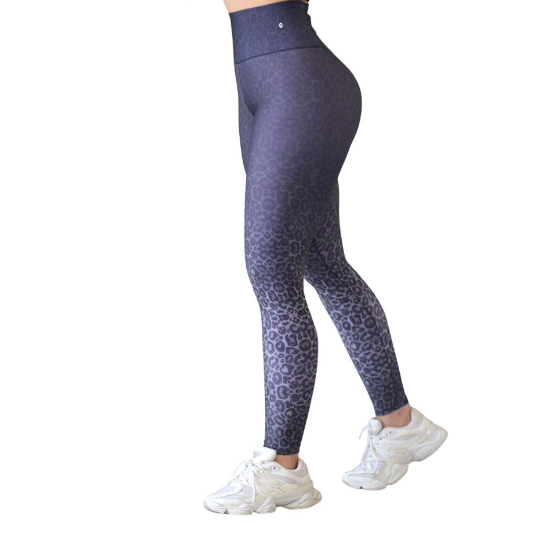 Leggings deportivos supplex para mujer, efecto push up con cintura alta, textil lycra transpirable con acabado liso print degradado. Color lila | Adriana Olimpo