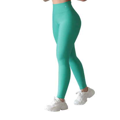 Leggings deportivos supplex para mujer, efecto push up con cintura alta, textil lycra transpirable con acabado liso. Color verde menta | Adriana Olimpo