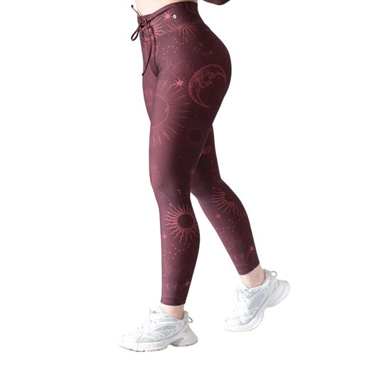 Leggings deportivos Suplex para mujer, efecto push up con cintura alta, textil lycra transpirable con relieves de lunas. Color terracota | Adriana Olimpo