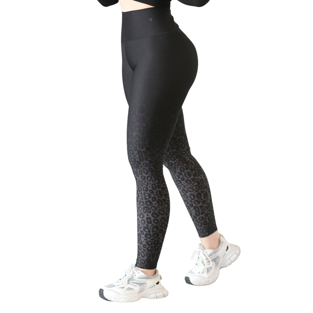 Leggings deportivos supplex para mujer, efecto push up con cintura alta, textil lycra transpirable con acabado liso print degradado. Color gris | Adriana Olimpo