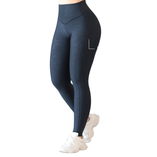 Leggings Deportivos para Mujer Fitness: Efecto Básico, Cintura Alta, Con Bolsillos Laterales, Textil Lycra Transpirable con Relieves Rayos,  Color Azul Obscuro | Adriana Olimpo
