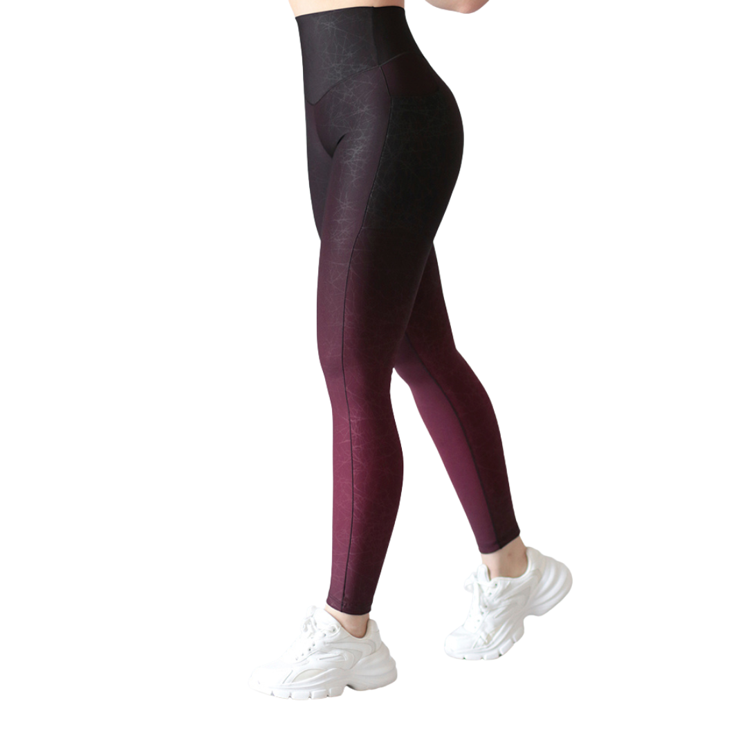 Leggings deportivos supplex para mujer, efecto básico con cintura alta, bolsillos laterales y textil lycra transpirable con relieves de rayos. Color tinta degradada | Adriana Olimpo