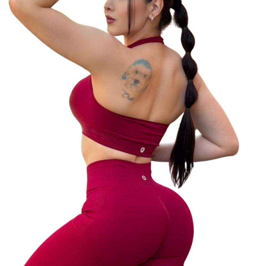 ADRIANAOLIMPO® | Top - Top Halter Deportivo | Dashian Slim – Scarlet Rouge | Ropa deportiva para mujer Elite HotSale Blackfriaday Envío Gratis a México. Mayoreo Menudeo Ofertas Exclusivas