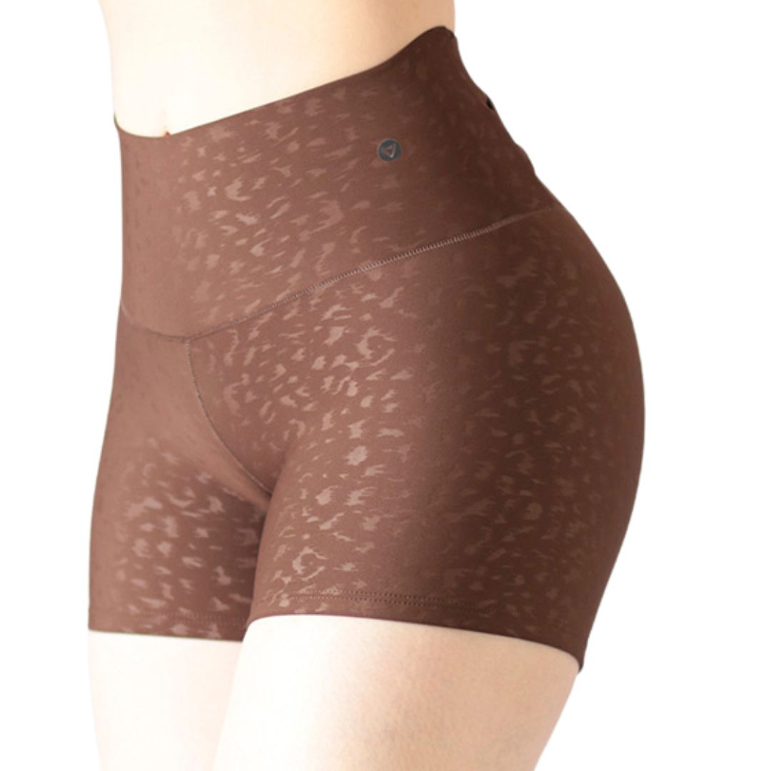 Short Mini para Mujer Fitness: Efecto Básico, Cintura Alta, Textil Lycra Transpirable con Relieve Print, Café | Adriana Olimpo