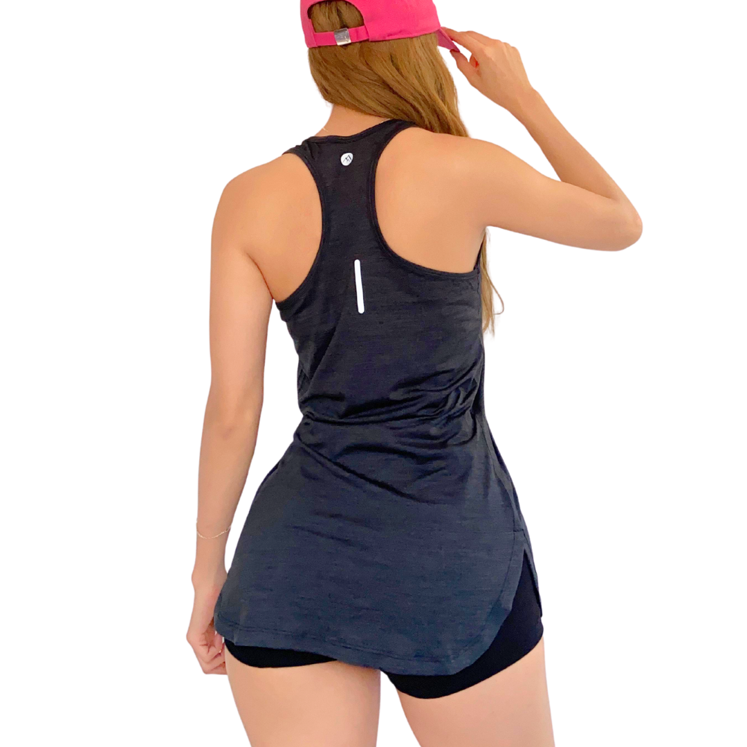 Tank Top para Mujer Fitness: Corte Suelto, Sin Mangas, Cuello Redondo, Textil Llycra Suave Acabado Liso,  Color Negro Jaspe | Adriana Olimpo