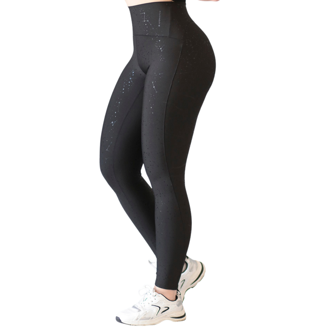 Leggings Deportivos para Mujer Fitness:  Efecto Básico, Cintura Alta, Textil Lycra Transpirable con Destellos Reflectantes✨ y Relieves Estelares, Color Negro | Adriana Olimpo