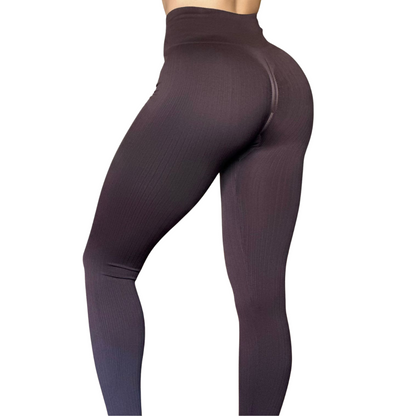 SHINE SPORT: LEGGINS PUSH UP ACANALADO | CAFÉ