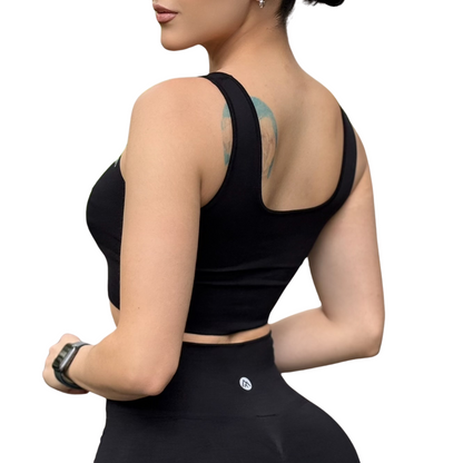 Top para Mujer Fitness: Efecto Alto Impacto Con Copas,  Ajuste Perfecto, Textil Liso, Transpirable, Color Negro | Adriana Olimpo