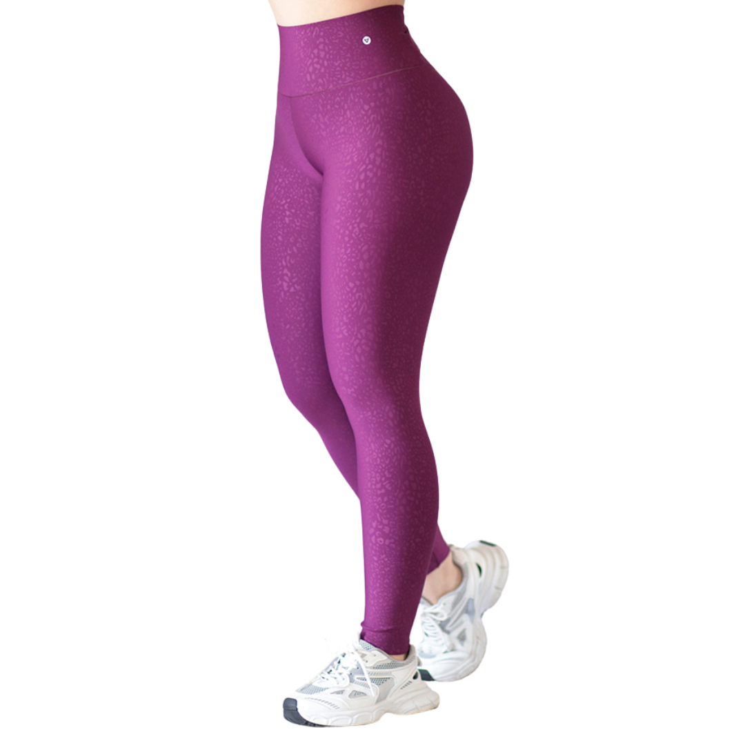 Leggings Deportivos para Mujer Fitness: Efecto Push Up, Cintura Alta, Textil Lycra Transpirable Texturizado con Relieves Mini Print, Color Morada | Adriana Olimpo