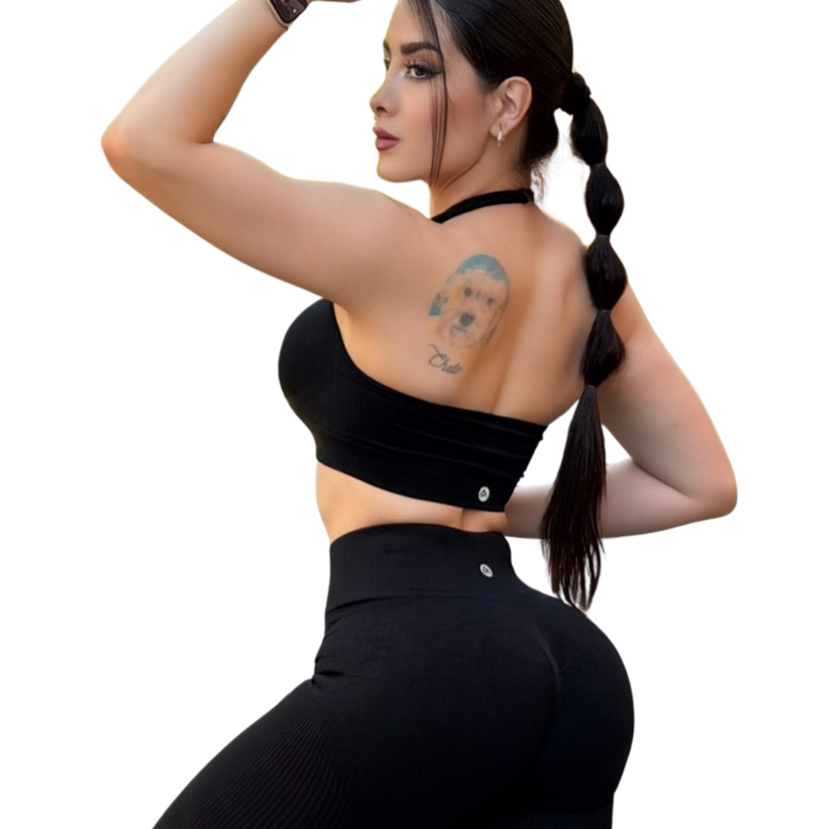 ADRIANAOLIMPO® | Top - Top Halter Deportivo | Dashian Slim – Midnight Black | Ropa deportiva para mujer Elite HotSale Blackfriaday Envío Gratis a México. Mayoreo Menudeo Ofertas Exclusivas