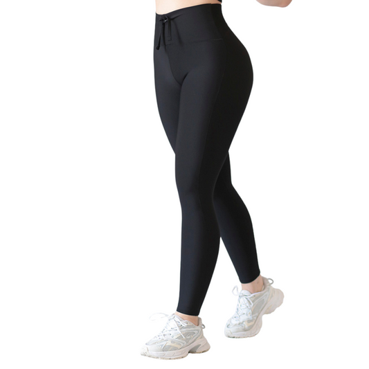 Leggings deportivos supplex para mujer, efecto básico con cintura alta, textil lycra transpirable con acabado liso. Color negro | Adriana Olimpo